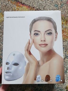 LED Facial Light Therapy Mask - White